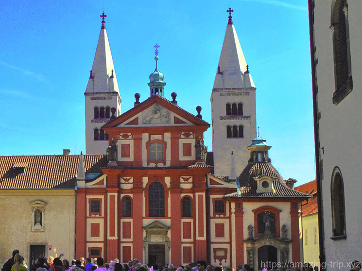聖イジー教会の二本の尖塔