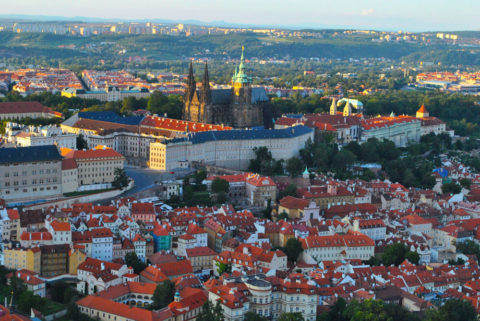 プラハ城の見どころと歴史を徹底解説 Amazing Trip