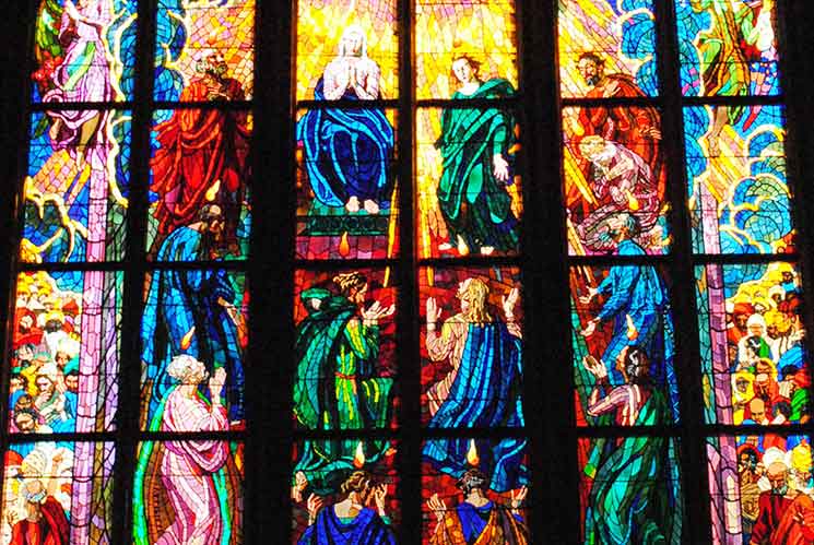 聖ヴィート大聖堂内のステンドグラス