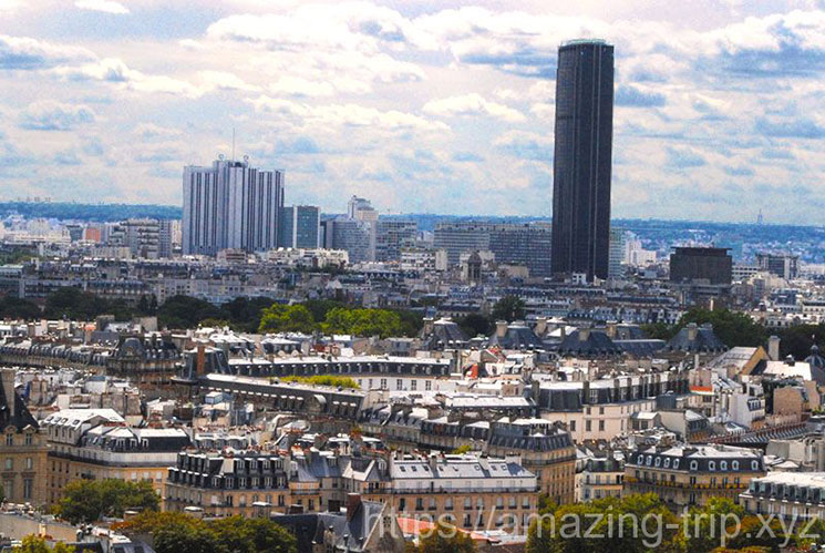 塔の南側から見るパリ市内の景観
