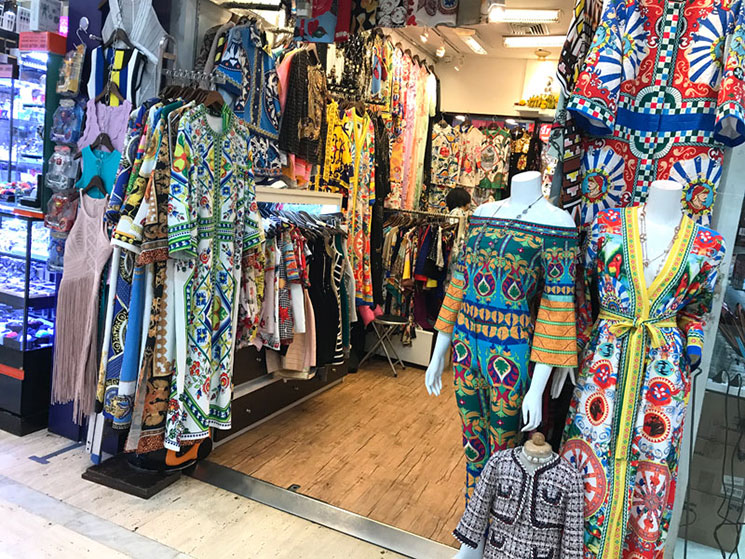 タイの民族衣装を扱う店舗