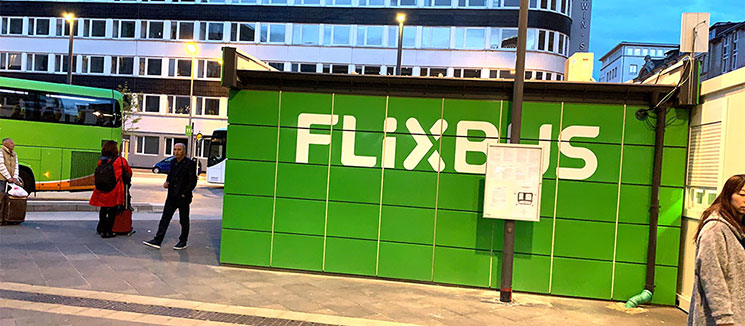 FlixBus フランクフルトの専用バスターミナル