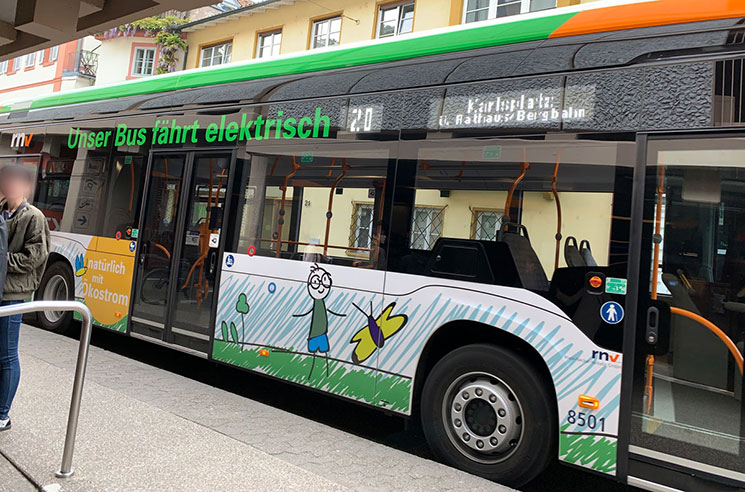 ハイデルベルク城行きのバス20番