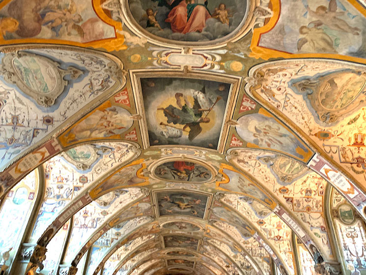 アンティクヴァリウム 天井のフレスコ画