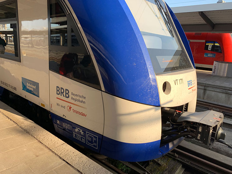 ミュンヘン中央駅に停車する「BRB（バイエルン地域鉄道）」