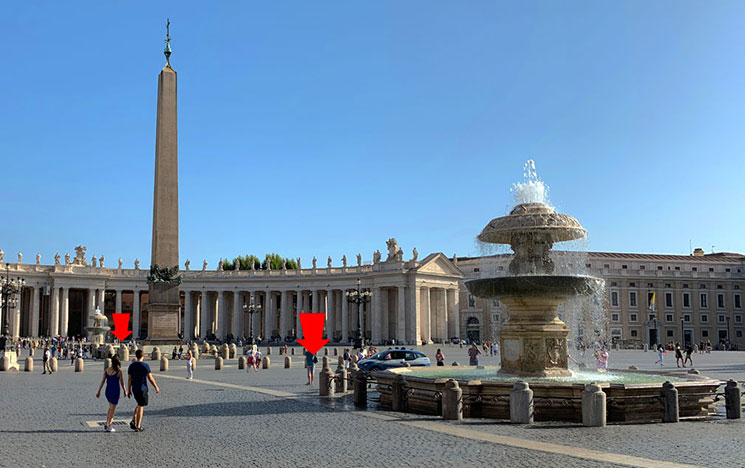 サン・ピエトロ広場の噴水とオベリスク