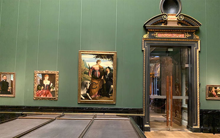 絵画コレクションの展示室