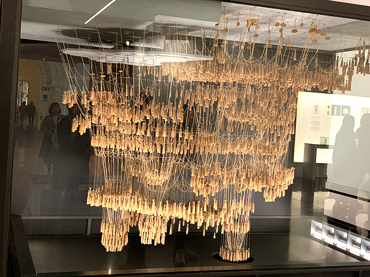 博物館 ガウディの逆さ吊り実験の模型