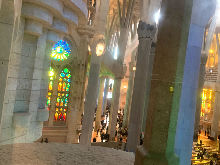 カタツムリの螺旋階段から見る大聖堂内部