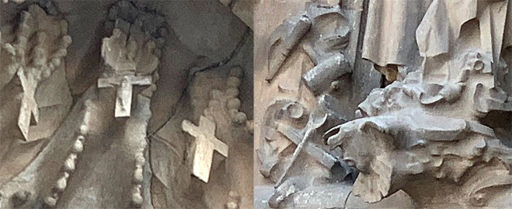 希望の門の彫刻 ロザリオと大工道具