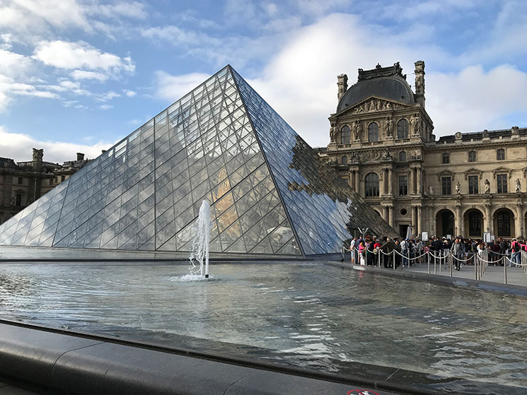 ルーブル美術館 ガラスのピラミッド