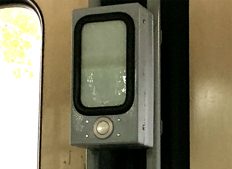 トラム車内の降車ボタン