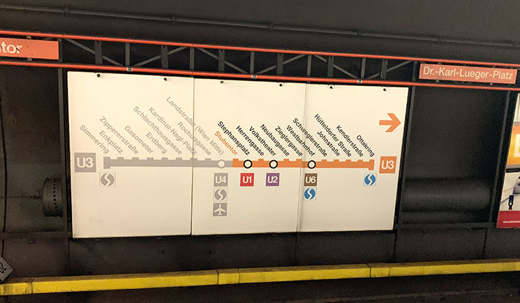 ウィーン地下鉄 乗車ホーム設置の路線図