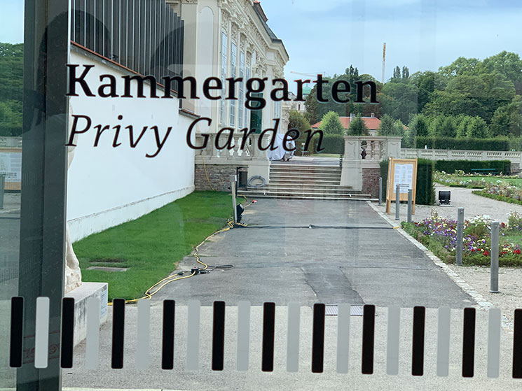 下宮 プライベートガーデン（privy garden）の入口