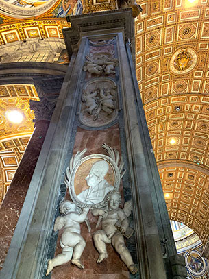 サン・ピエトロ大聖堂の角柱