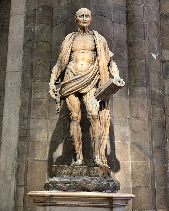 ミラノ ドゥオーモ大聖堂 - 聖バルトロメオ像