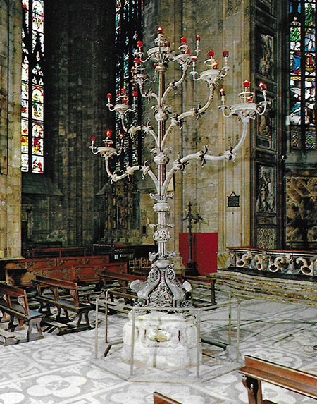 トゥリヴルツィオの大燭台 - ミラノドゥオーモ大聖堂内部