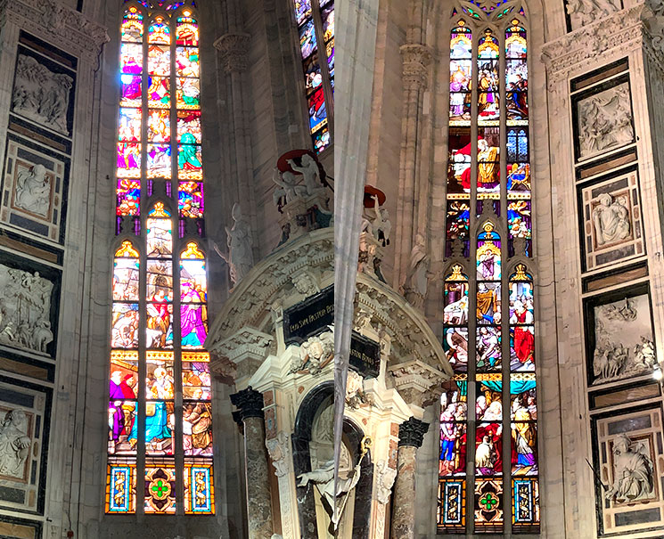 ステンドグラス - ミラノ ドゥオーモ大聖堂内部