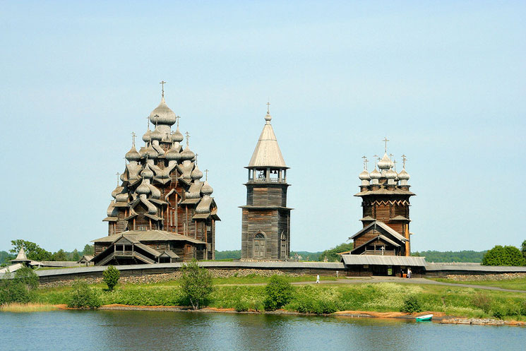 キジ島の木造建築教会