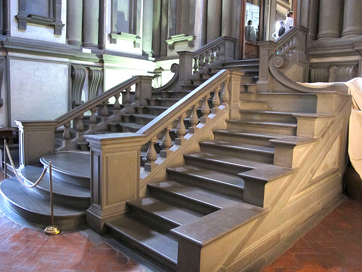 ラウレンツィアーナ図書館の階段