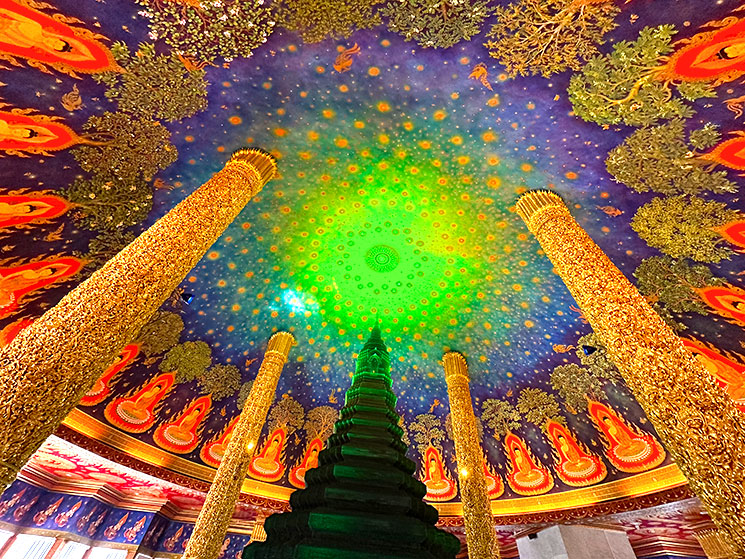 ワットパクナム ガラスの仏舎利塔の天井画