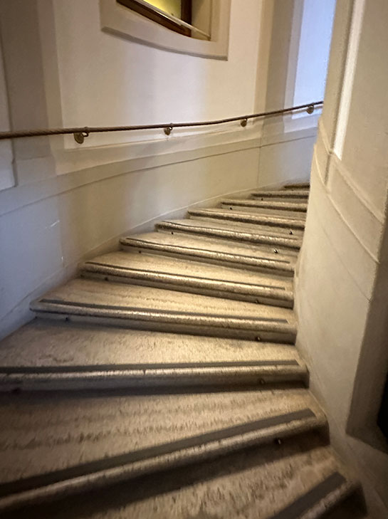 ボルゲーゼ美術館 展示エリアの階段
