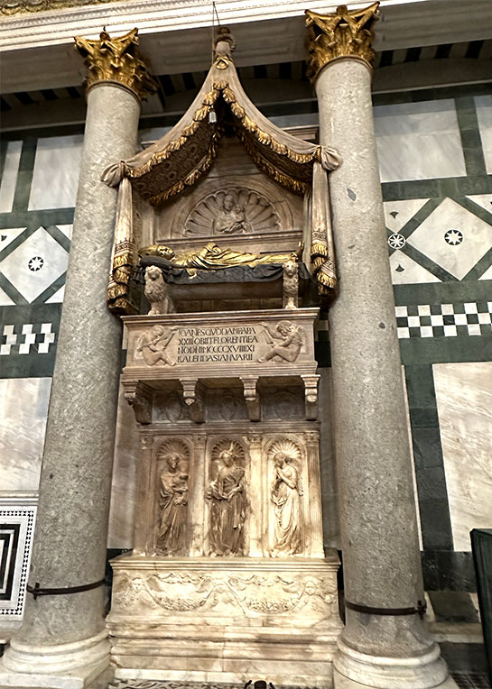 サン・ジョヴァンニ洗礼堂 - 教皇ヨハネス23世の墓