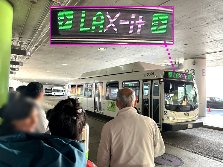 ロサンゼルス空港 - 「LAX-it」行きのシャトルバス