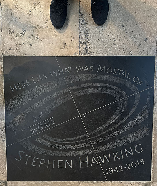科学者のコーナー「スティーブン・ホーキングの墓碑」