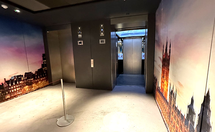 ザ・シャードの通路とエレベーター