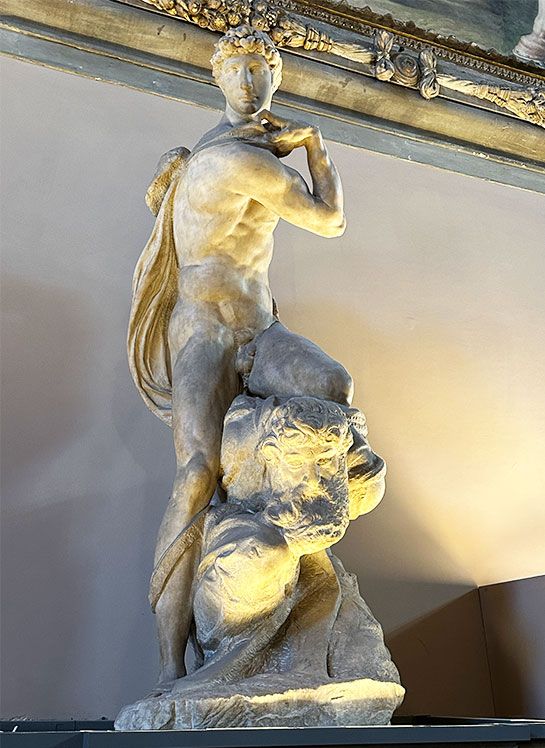 ミケランジェロの「勝利像」