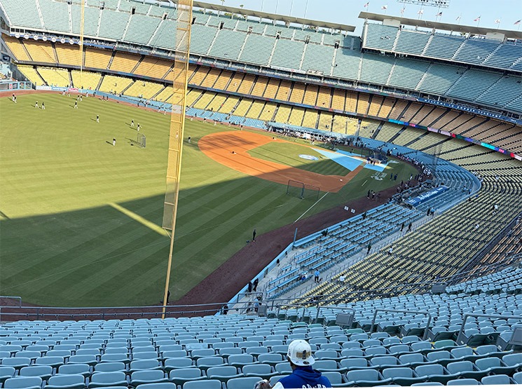 ドジャースタジアム - 「3階(RESERVE)」のポール際エリアからの景観