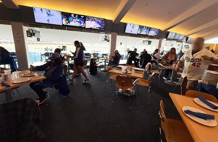 STADIUM CLUB テーブル席の様子と雰囲気