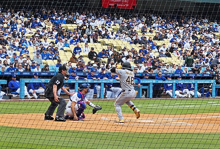 パイレーツの4番「バルデス」の打撃シーン