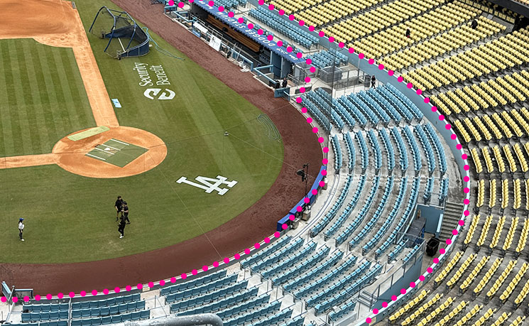 DUG OUT - 最前列エリアの参考写真