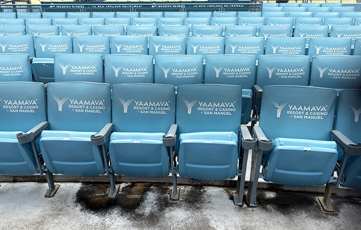 「DUG OUT」 の座席