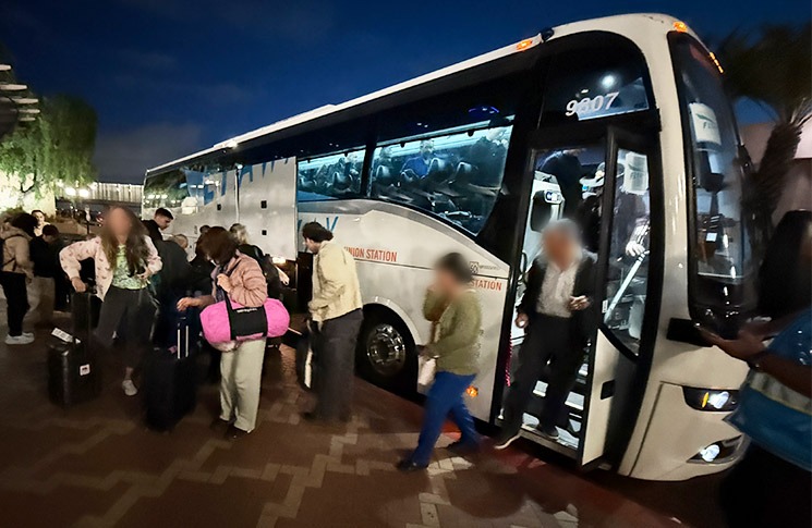 「ユニオンステーション駅」の東口に到着した時の様子