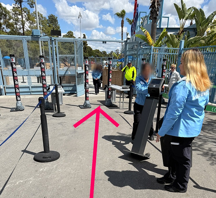 プレゲームツアーの受付が完了すると参加者の証として渡される「リストバンド」