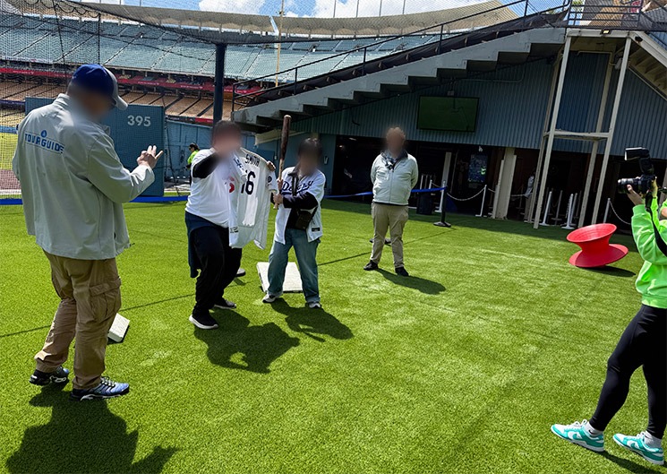 プレゲームツアー開始直後のセンターフィールド記念撮影エリア