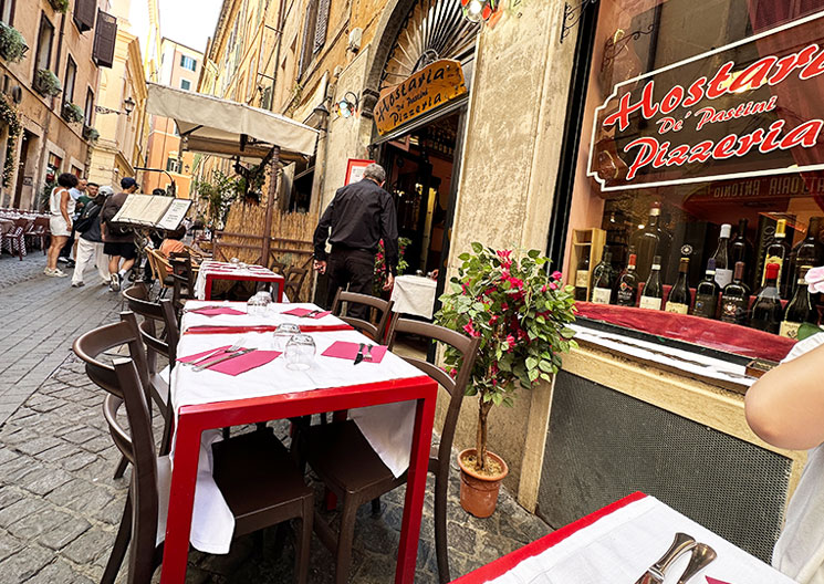 Hostaria de' Pastiniのテラス席