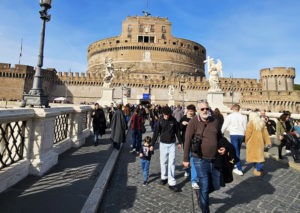 サンタンジェロ城とカフェテラス