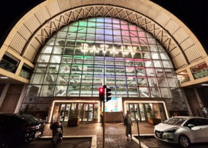 イータリー・ローマの売場とレストラン