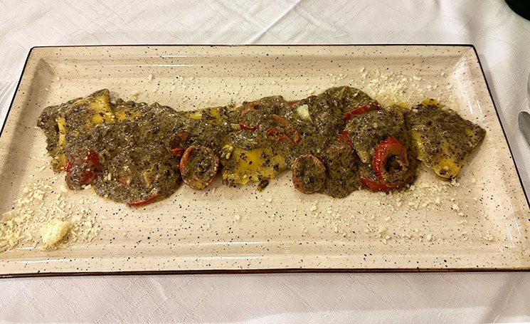 トリュフソースのラビオリ