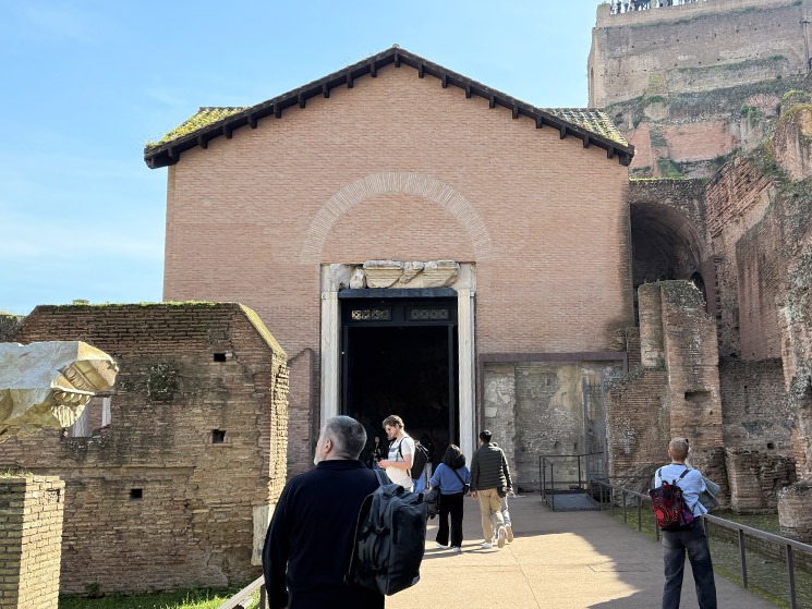 サンタ・マリア・アンティクア聖堂