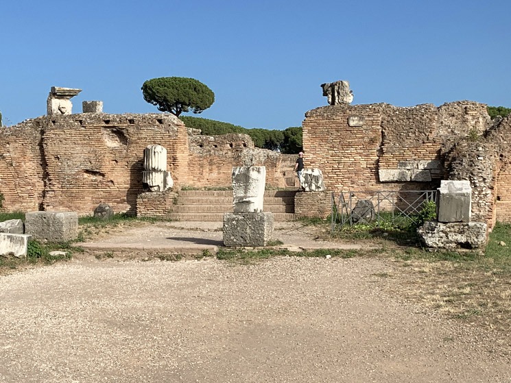 ドムス・フラウィア（外回廊・接見室・中庭・宴会室）