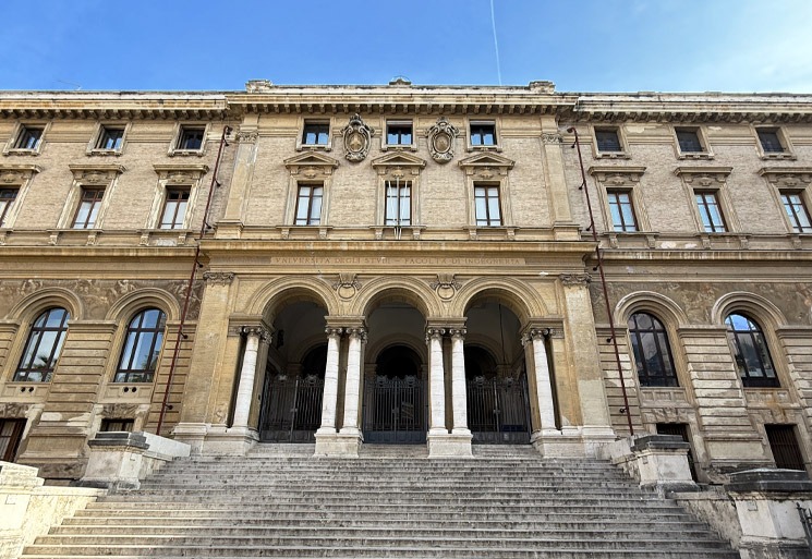 サン・ピエトロ・イン・ヴィンコリ教会の外観