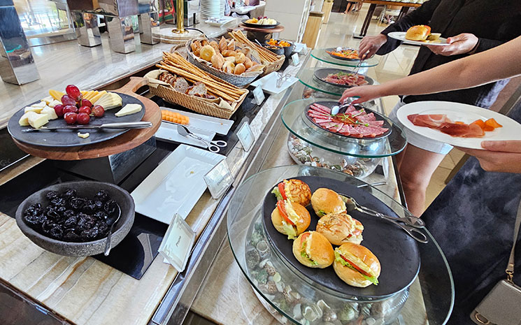 アフタヌーンティー ビュッフェで提供されるフード