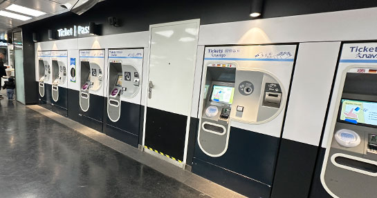 自動券売機で購入する