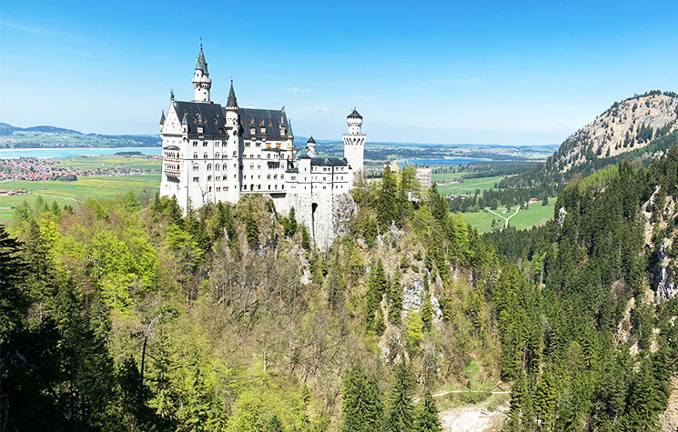 マリエン橋から見るノイシュヴァンシュタイン城の景観