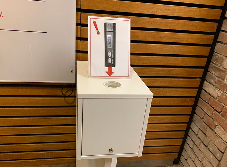 ノイシュヴァンシュタイン城内のオーディオガイド返却BOX